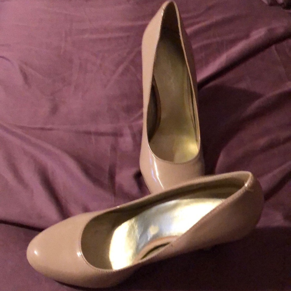 Jessica Simpson pumps!